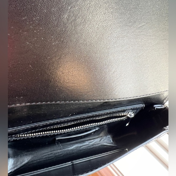 ZARA: Black shoulder bag with flap - Picture 5 of 9